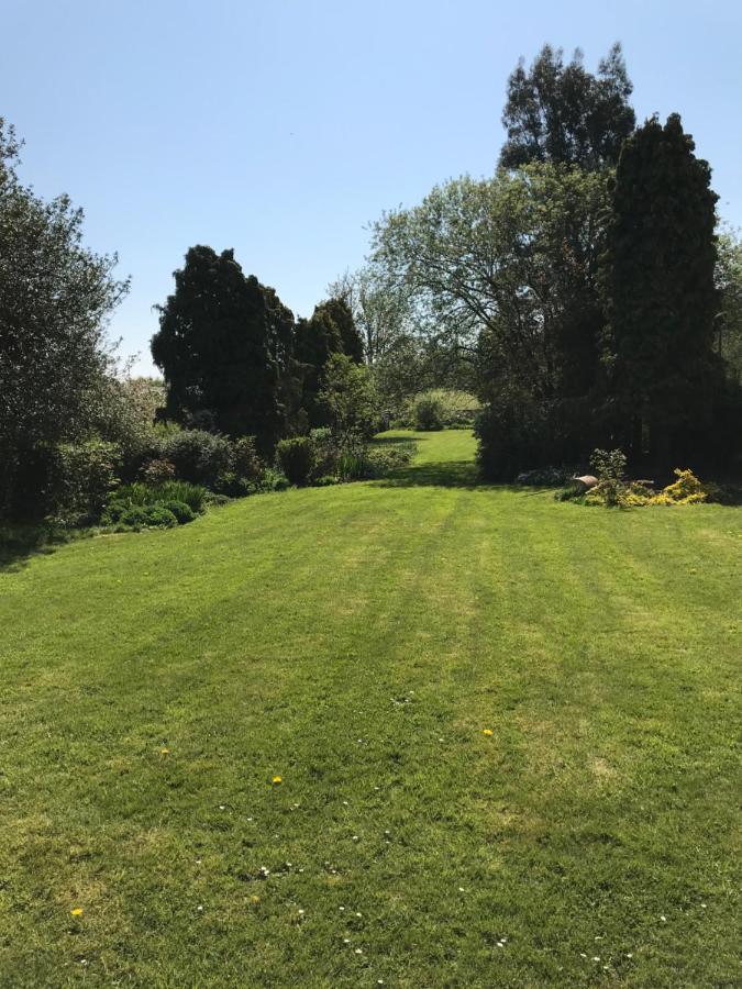 Nuneaton - Cottage - Sleeps 2 - Parking - Garden Экстерьер фото