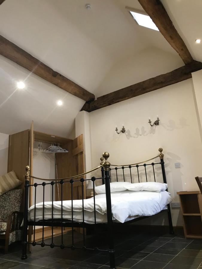 Nuneaton - Cottage - Sleeps 2 - Parking - Garden Экстерьер фото